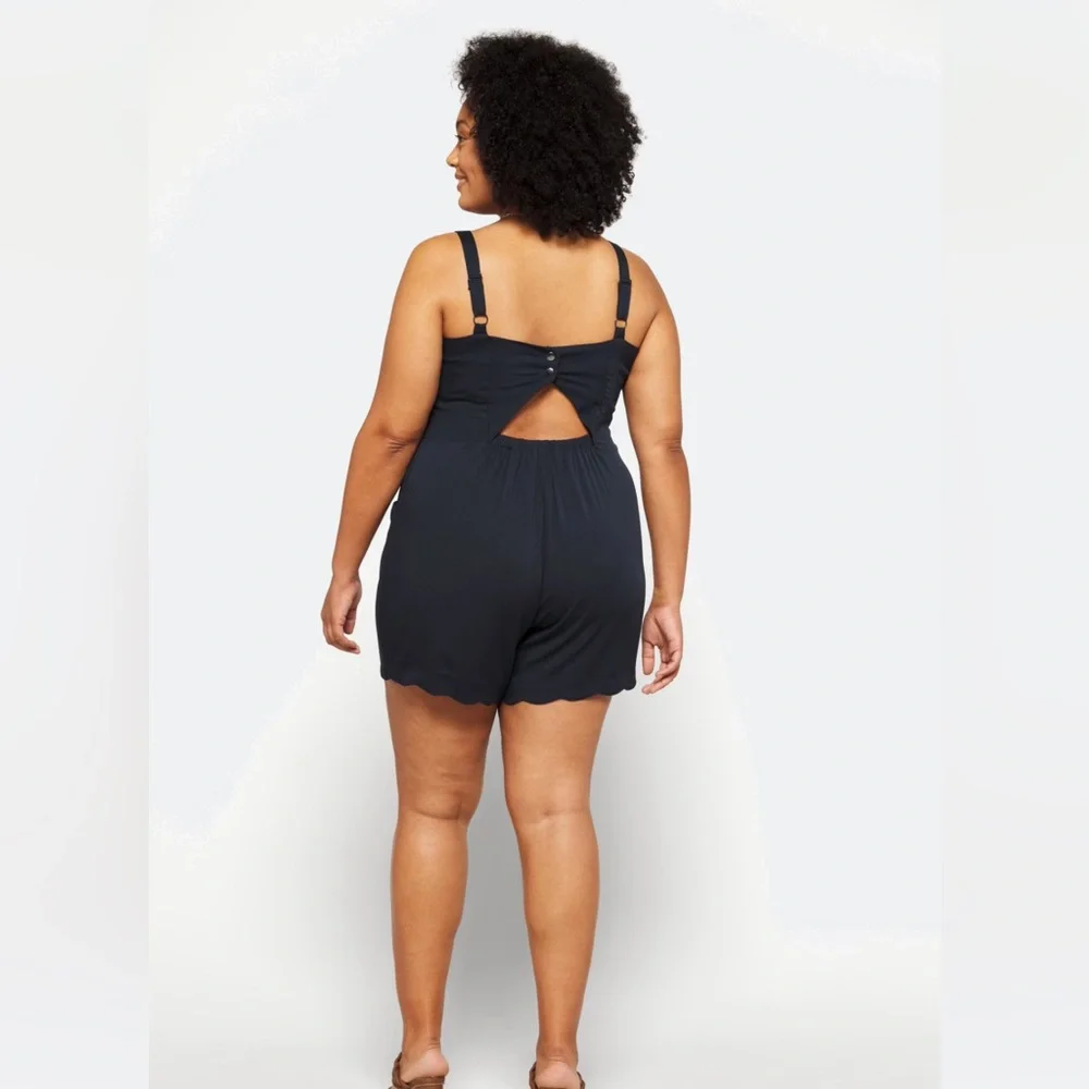 Beatriz Scallop Detail Plus Romper 2X - Picture 3 of 10